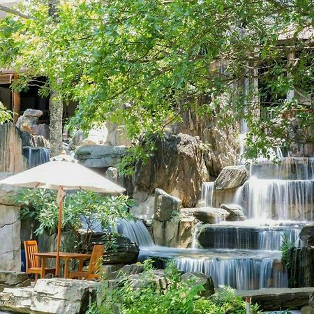 Khaoyai Lumtakong Hotel Pakchong Exterior photo