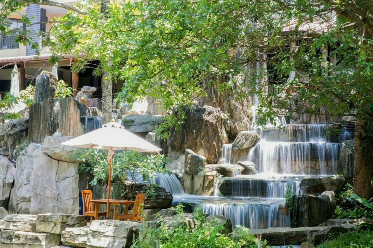 Khaoyai Lumtakong Hotel Pakchong Exterior photo